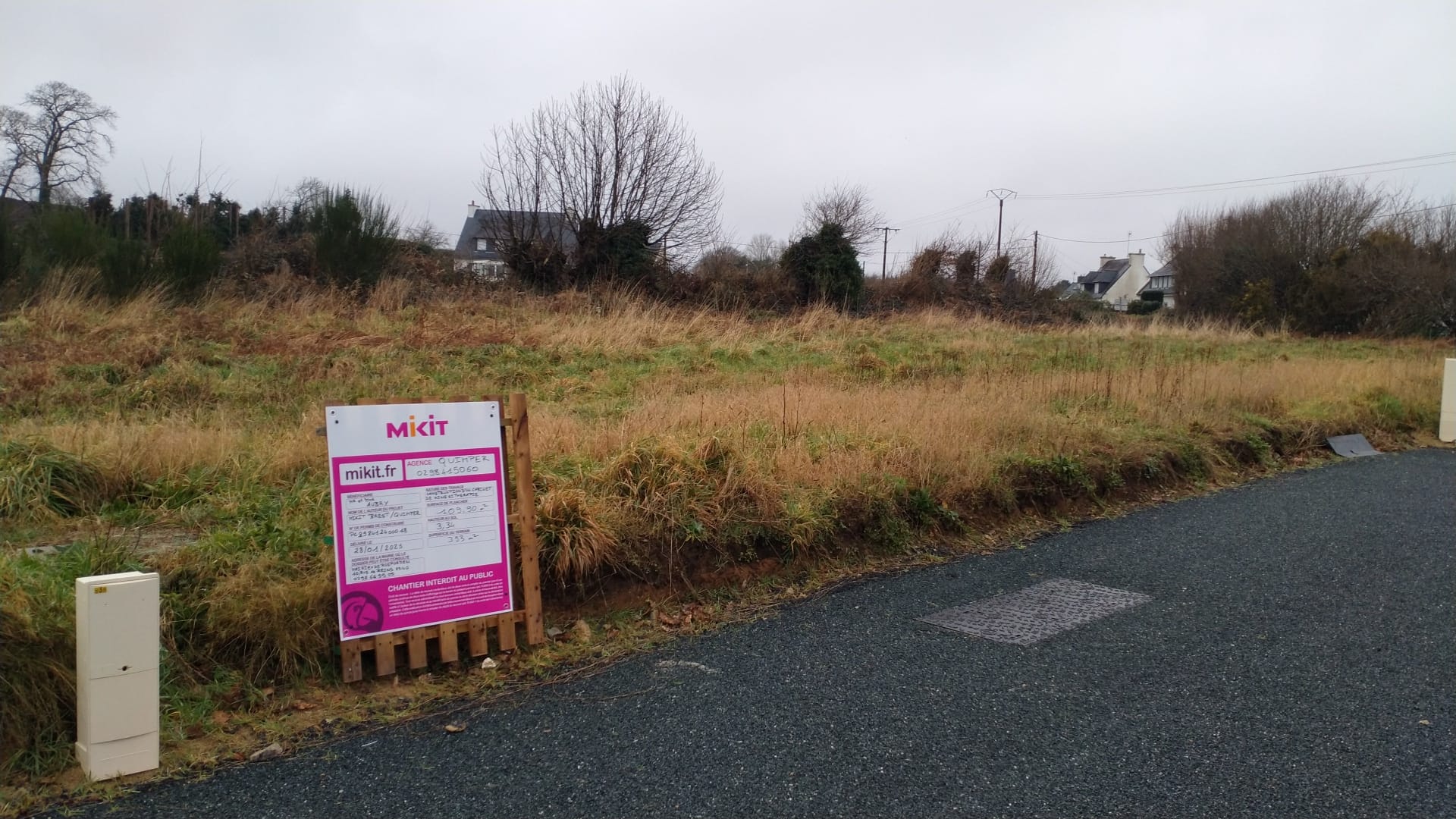 JEROME ET VERONIQUE A ROSPORDEN : AFFICHAGE DU PANNEAU DE PERMIS DE CONSTRUIRE